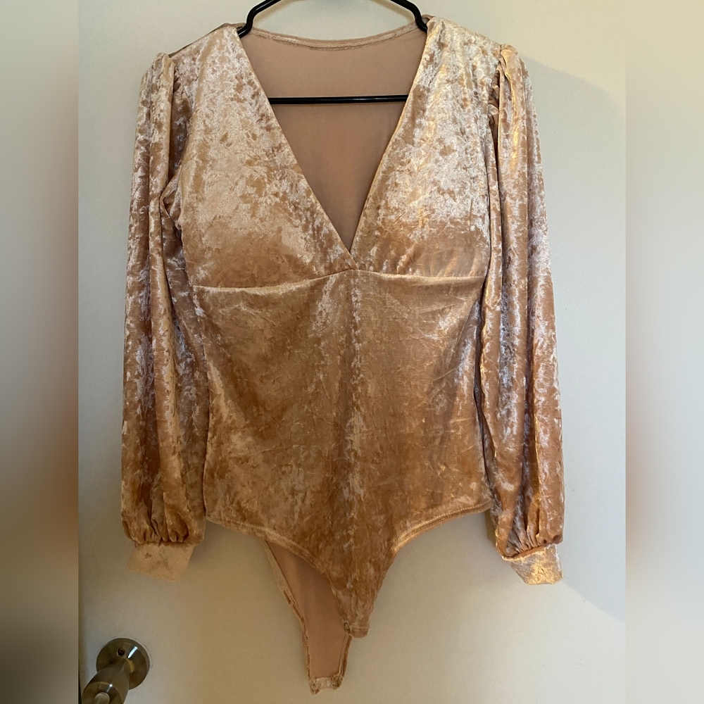 Made in Italy velvet bodysuit 🇮🇹